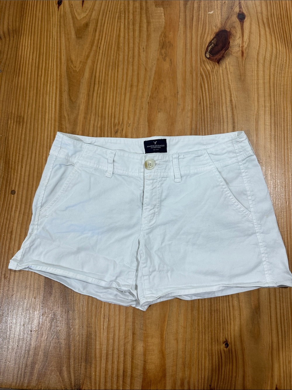 American Eagle Outfitters White Cotton Bermuda Shorts